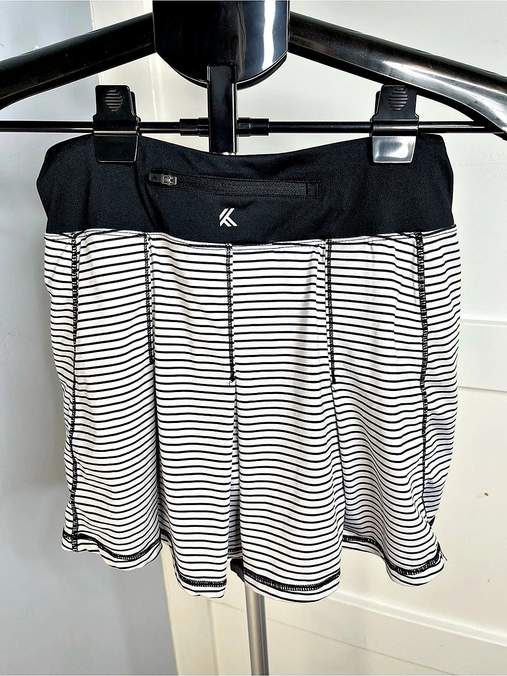 Kyodan Striped Athletic Skort in Black & White size XS